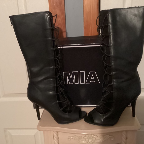 Mia knee length stilettos - Picture 3 of 3